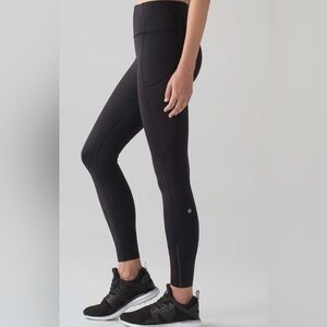 Black LuluLemon leggings.